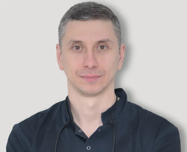 <b>Аванесов</b> Давид Каренович